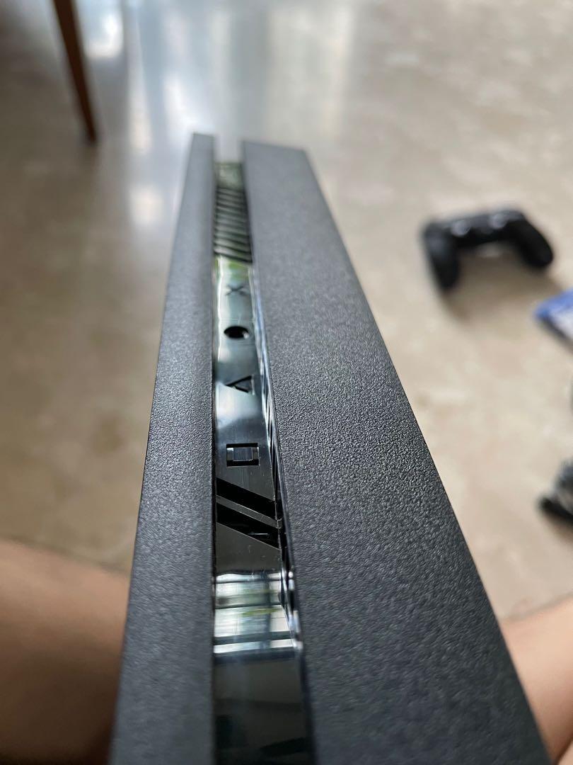 PS4 Slim PlayStation 4 Slim