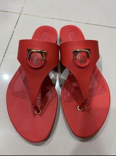 Salvatore Ferragamo 真皮夾腳涼鞋