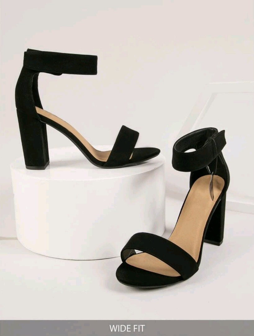 wide fit heels size 10