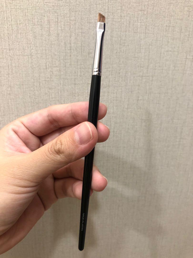 Shu Uemura Brow Brush, Beauty & Personal Care, Face, Makeup On Carousell