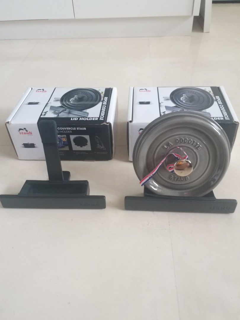 Staub Cast Iron Lid (Cover) Holder, Furniture & Home Living