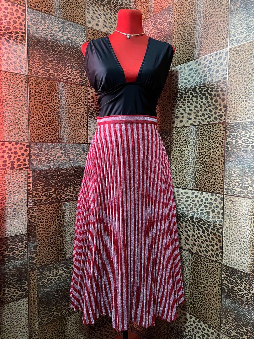 Stripes Metallic Pleated Midi Skirt (Category: Skirts) located in Quezon City. Submitted by fabcandy (Listing ID 1155770507, Image 1). Description: Best fits XS-S. 24-26 waistline. .
