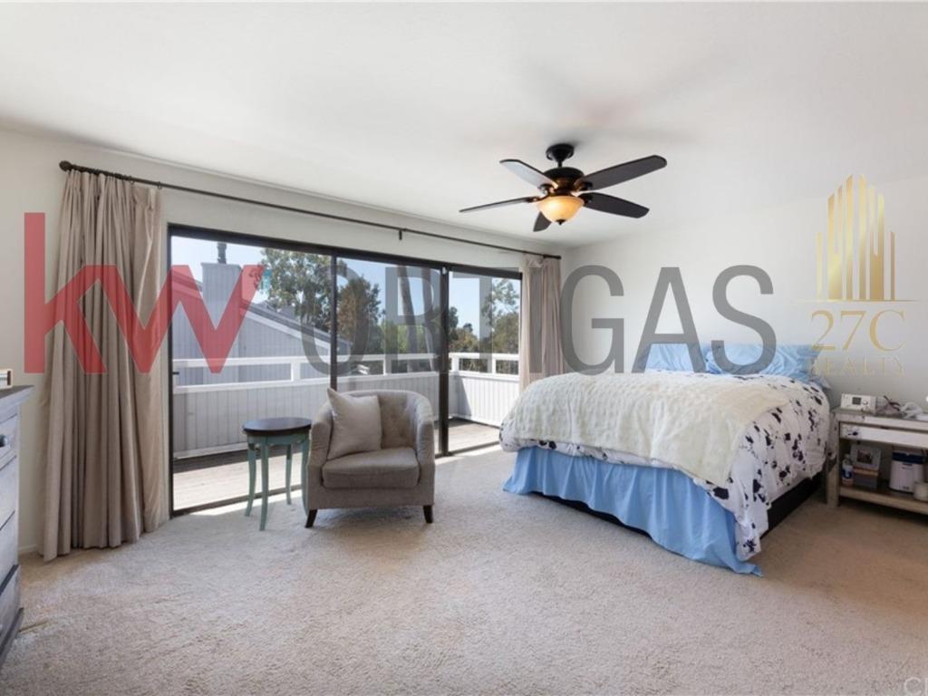Townhouse for Sale at Kialoa Ct 115, Newport Beach, California, USA