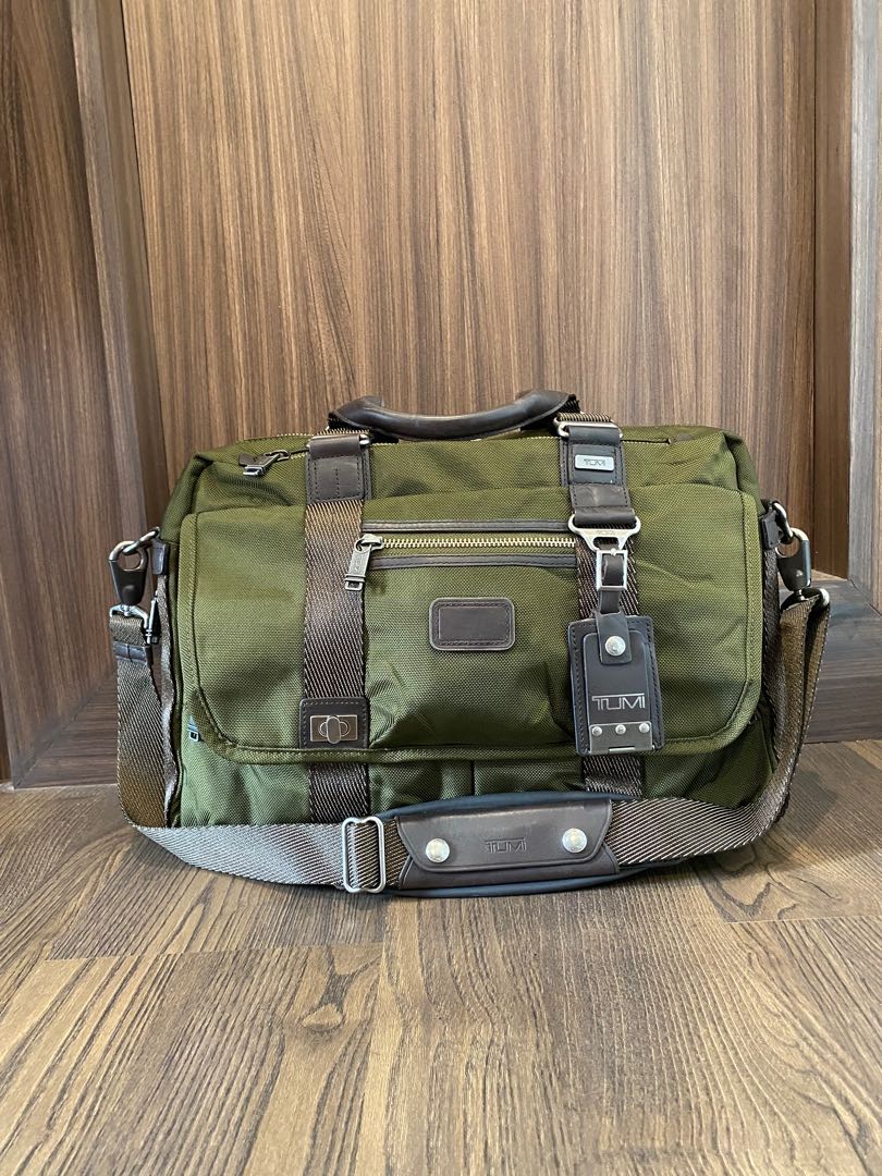 Tumi alpha bravo pinckney top