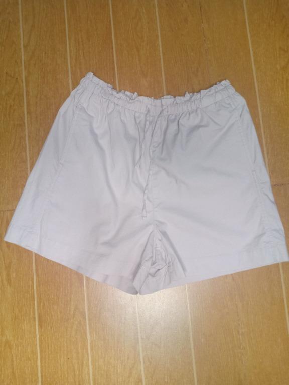 Uniqlo Lavender Shorts (Pre-loved) (Category: Shorts) located in Quezon City. Submitted by dalgidalgi26 (Listing ID 1155940792, Image 1). Description: Bought straight from the physical store a few years back. Worn once or twice only. As this is pre-loved, please do manage expectations in case there are loose threads/discolorations/creases, you can message me for more photos or a GDrive link for a video for condition. Rfs: Decluttering Size: M MOP