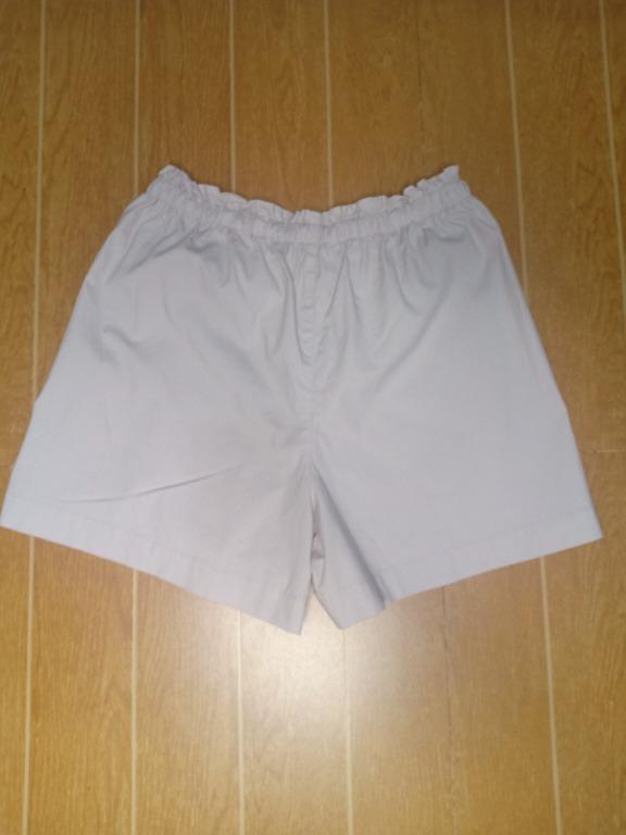 Uniqlo Lavender Shorts (Pre-loved) (Category: Shorts) located in Quezon City. Submitted by dalgidalgi26 (Listing ID 1155940792, Image 3). Description: Bought straight from the physical store a few years back. Worn once or twice only. As this is pre-loved, please do manage expectations in case there are loose threads/discolorations/creases, you can message me for more photos or a GDrive link for a video for condition. Rfs: Decluttering Size: M MOP