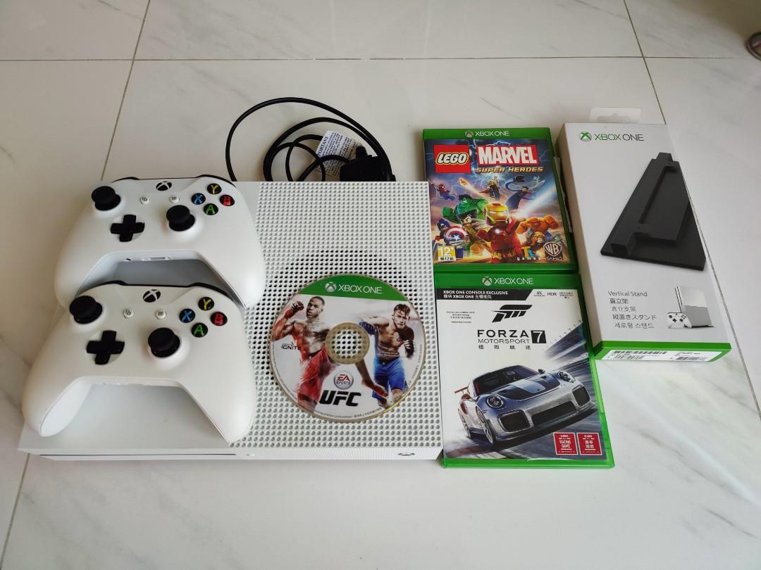 Xbox one S. In original box and including games Video Gaming