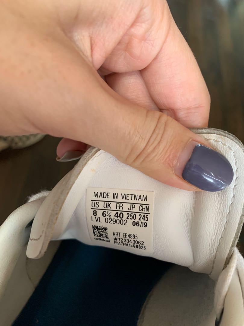 Adidas Stan Smith - size 40 (US 8), Fesyen Wanita, Sepatu di Carousell