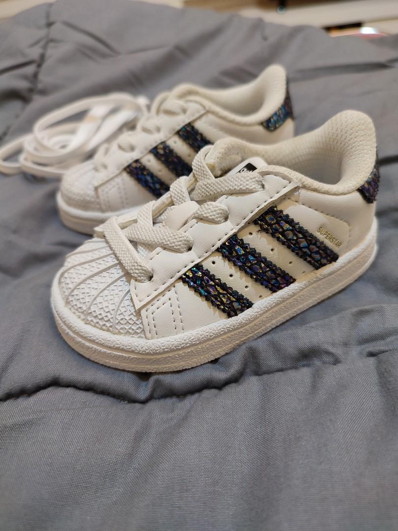 Adidas superstar hot sale metallic snake