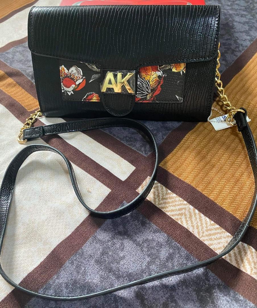 Anne Klein wallet on a chain (Category: Wallets & Card holders) located in Makati City. Submitted by bigdaddy21 (Listing ID 1155983338, Image 2). Description: Anne Klein Wallet on a Chain Brand New / Authentic Price: 1,900.00 sf c/o buyer.