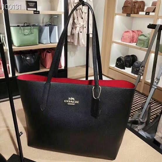Coach avenue store tote bag