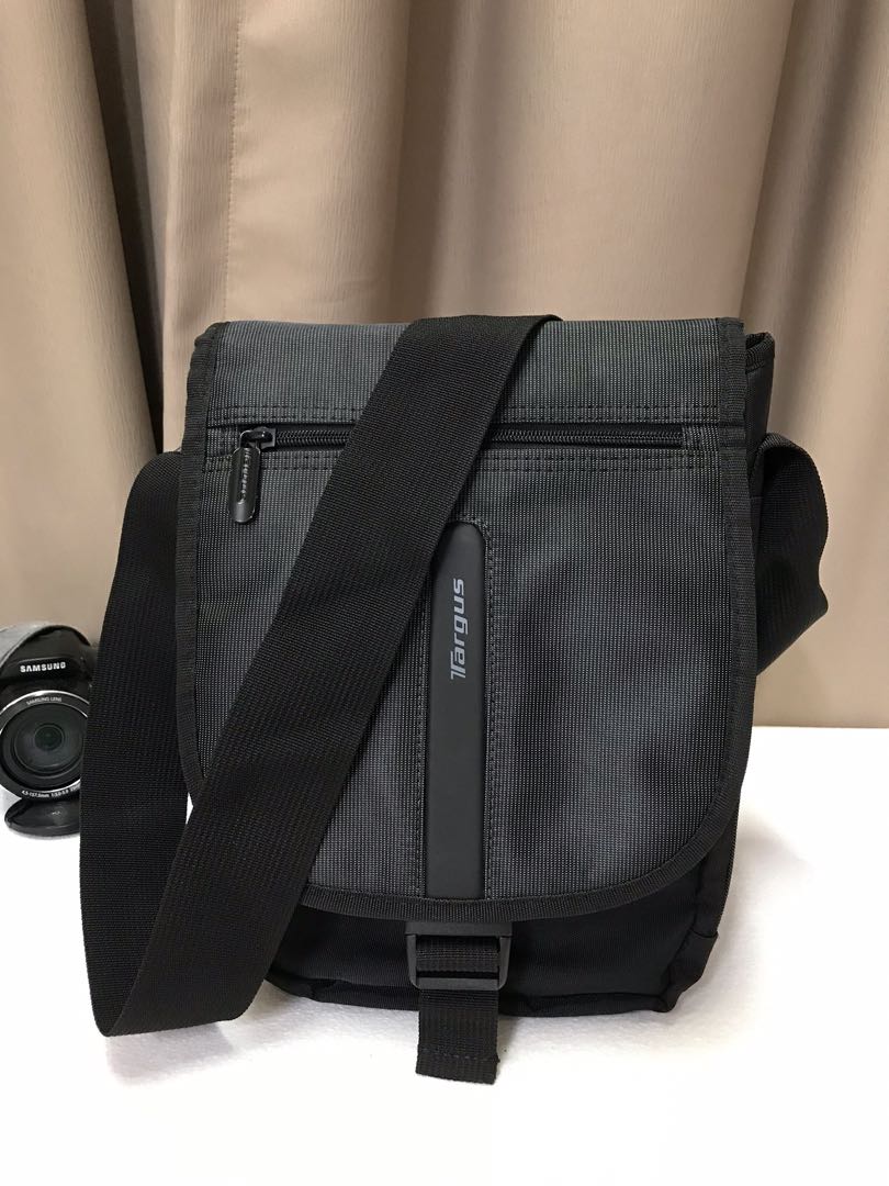 Authentic Targus black sling bag