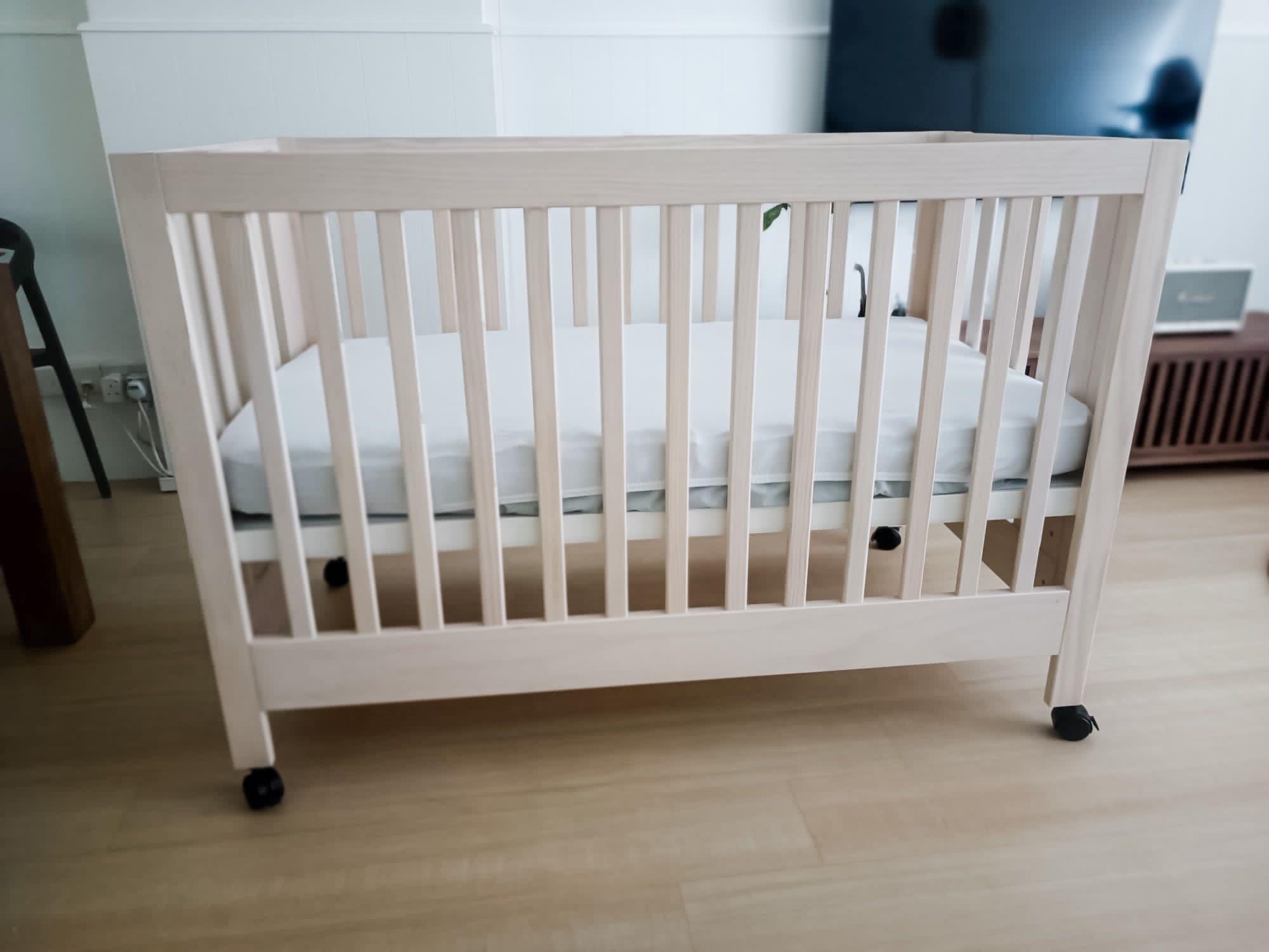 Maki folding crib new arrivals