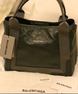 (Category: ) located in . Submitted by shopaholic.bay (Listing ID 1156097360, Image 1). Description: .