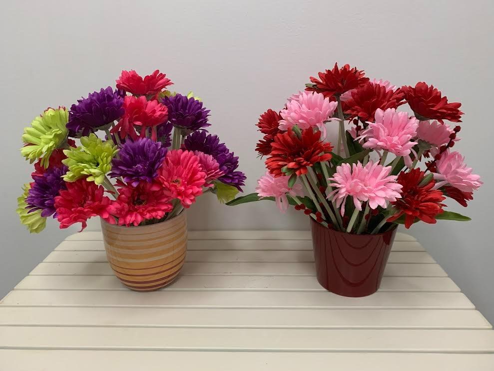 Beautiful Artificial flowers pot to brighten your rooms at all festival