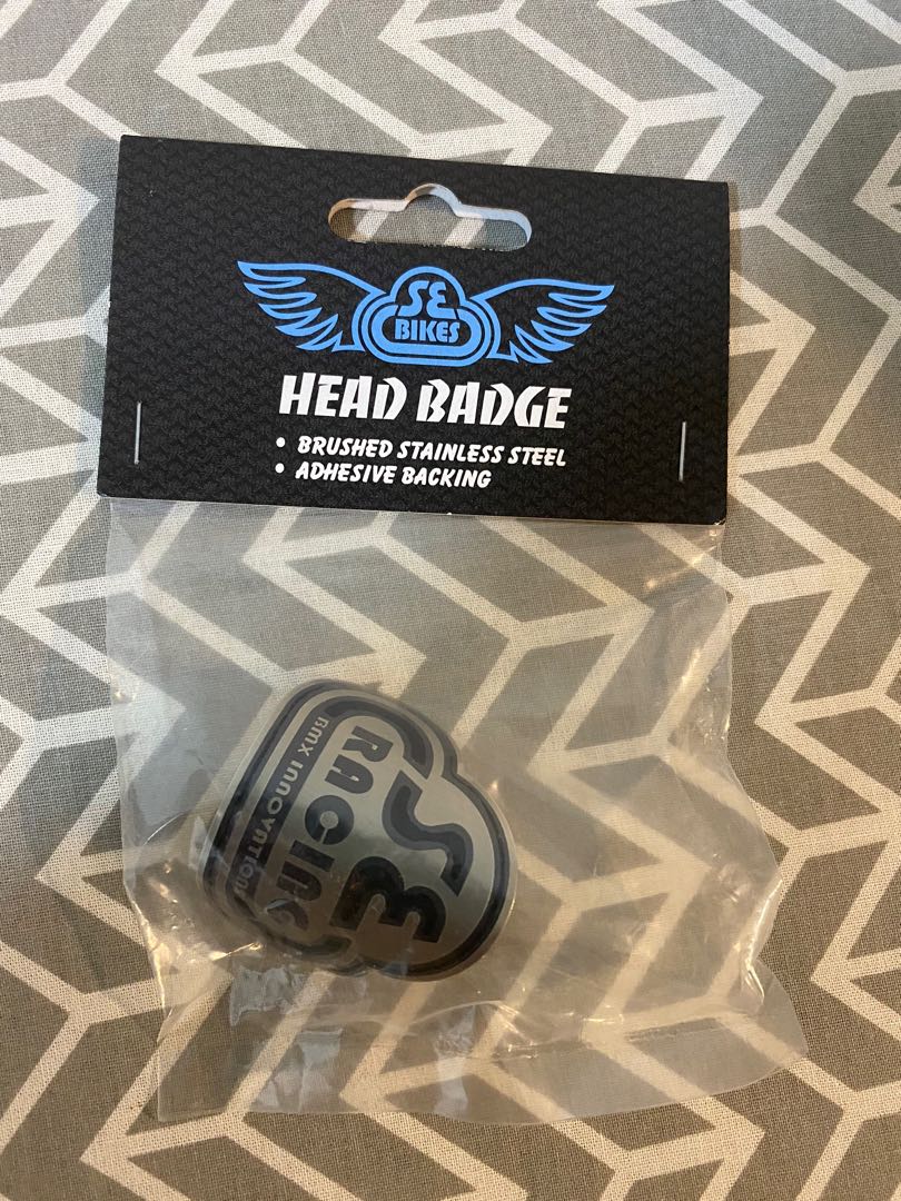 Se racing 2025 head badge