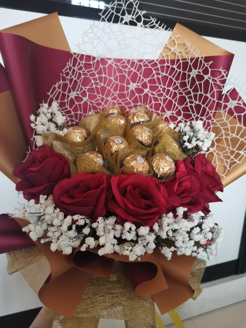 Bouquet chocolate, Everything Else, Others on Carousell