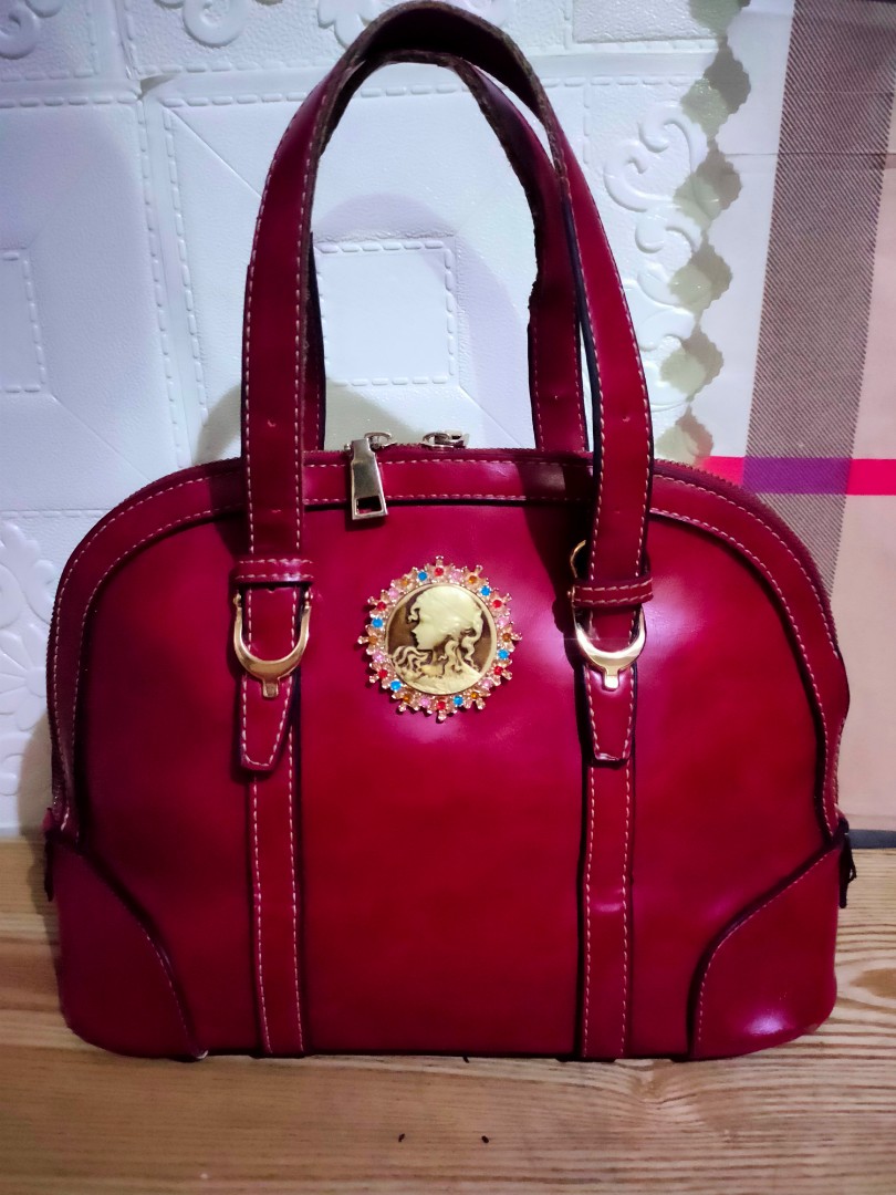 Cameo stand alone bag, Women's Fashion, Bags & Wallets, Shoulder Bags