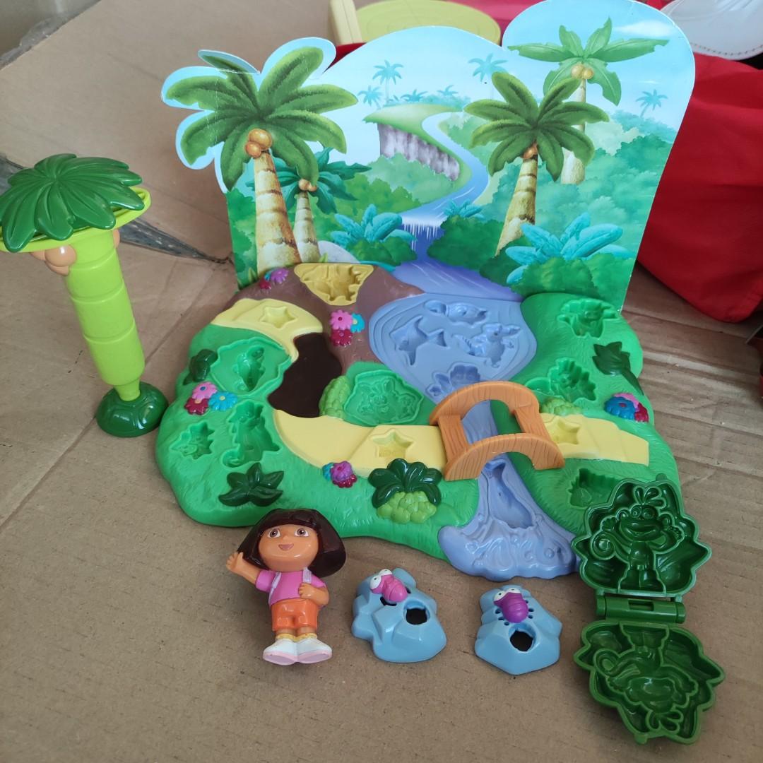 Dora top play doh