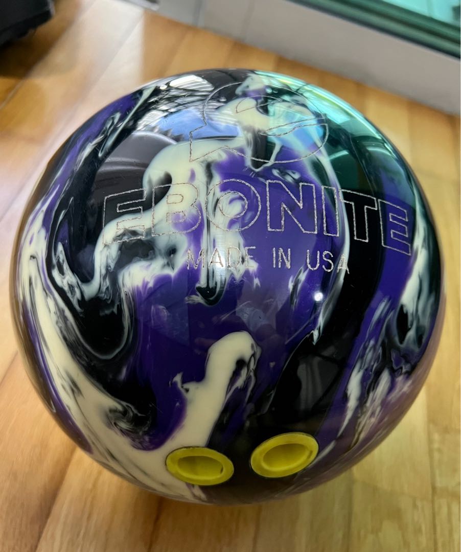 Ebonite Maxim (14 lbs) Bowling Ball, Sports Equipment, Sports & Games