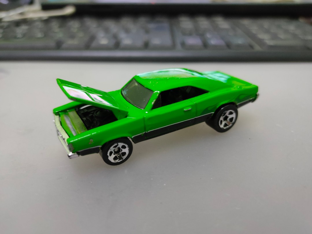 Hotwheels Green 69 Dodge Charger open hood Hobbies Toys Toys