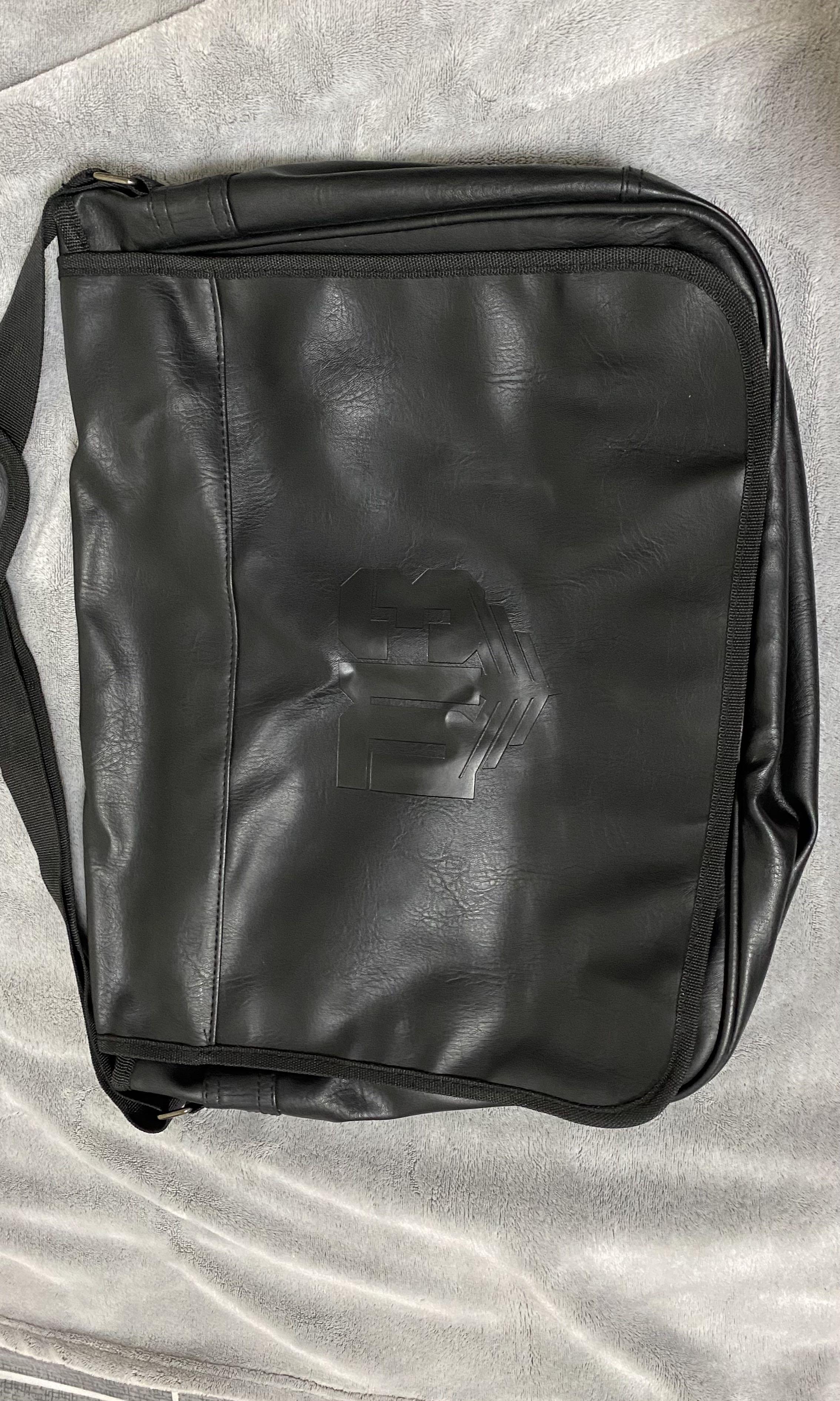 Hunger Games Laptop Bag (Category: Laptops & Notebooks) located in Malabon City. Submitted by mnlwisedeal (Listing ID 1156058039, Image 3). Description: Pm me for those who are interested.