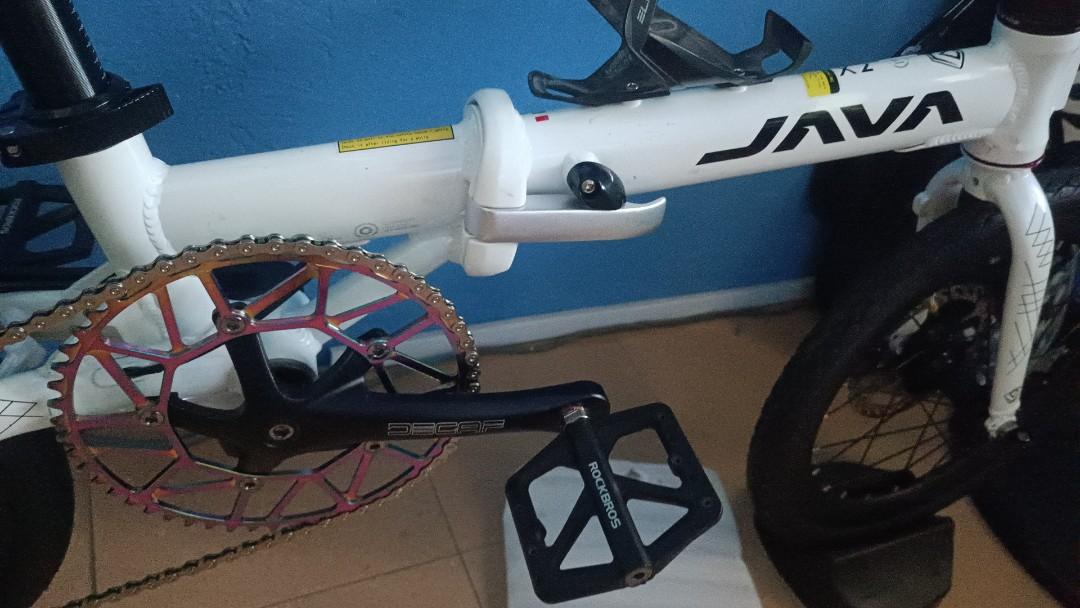 Java X2 9spd foldable bicycle (Category: Bicycles) located in Singapore. Submitted by chewkenneth (Listing ID 1156010052, Image 7). Description: Java X2 foldable bicycle Like new condition 9 speed, 1-by drive train 16-inch wheels Mechanical disc brakes Modified with 54T Litepro multicolour chain ring Well greased and lubed Installed with Rockbros MTB pedals Minus bottle cage and lights Reason for selling: Too many bikes at home, no space to keep.
