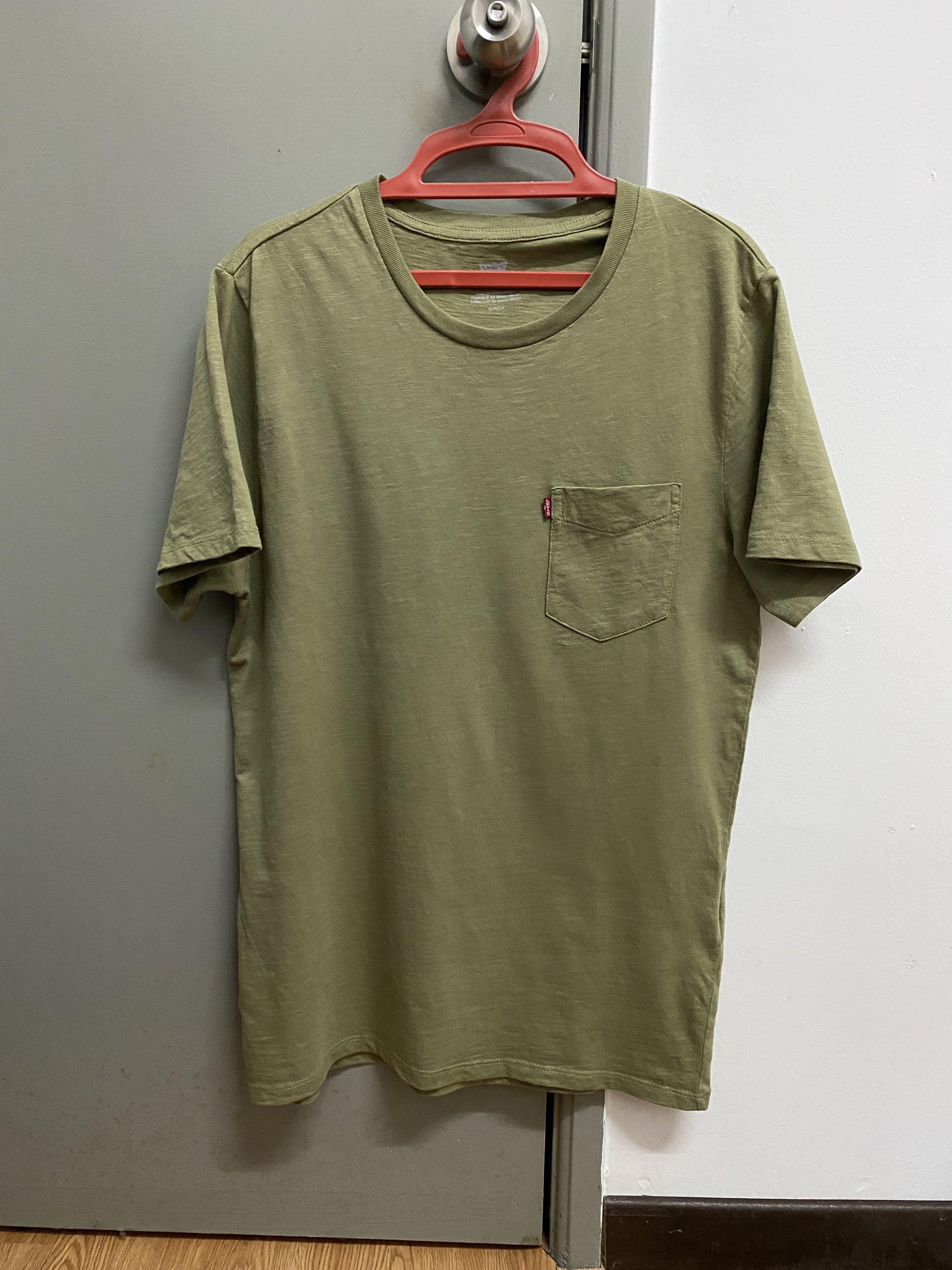 Levis t shirt shop pocket