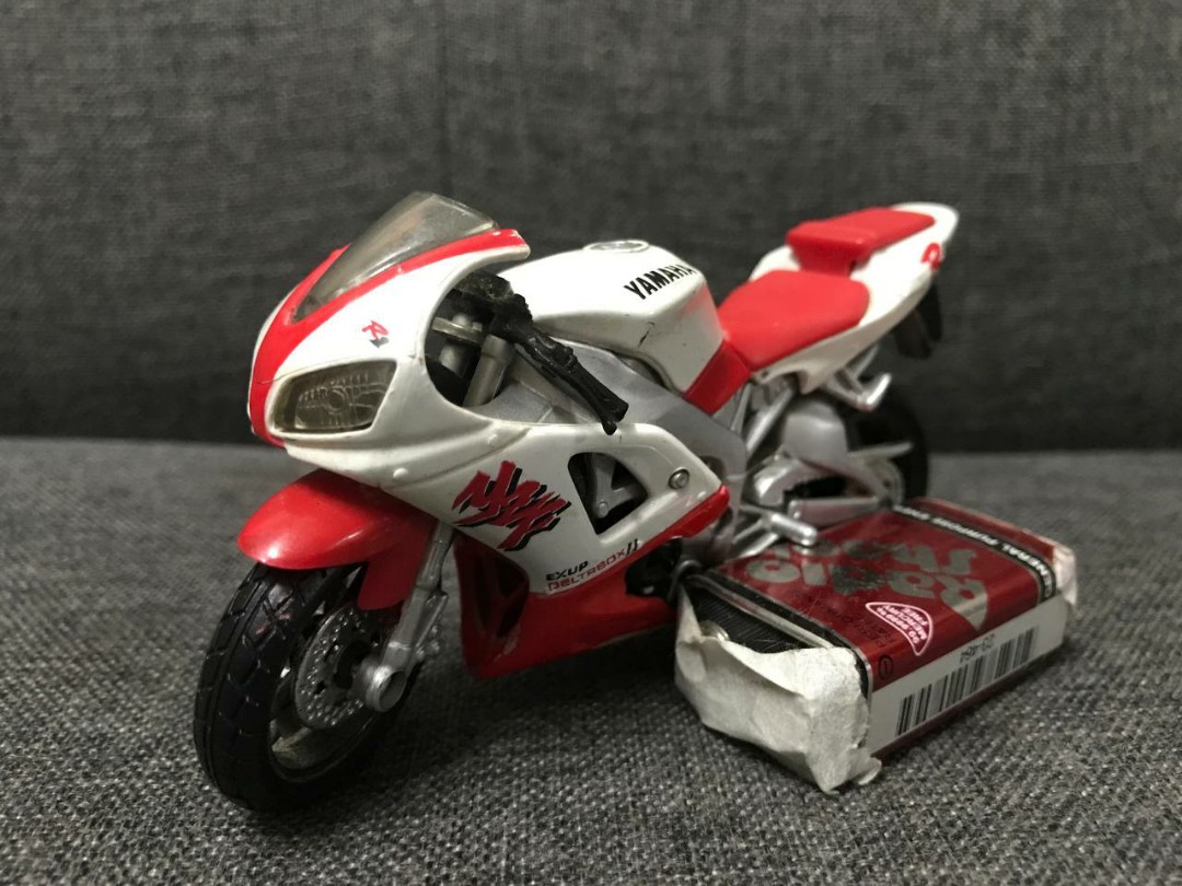Maisto Yamaha YZF R1 1 18 Diecast Hobbies Toys Toys Games