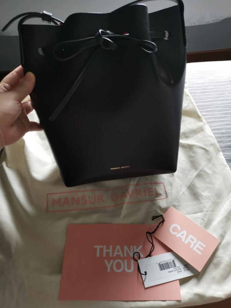 Bucket bag with red sale interior