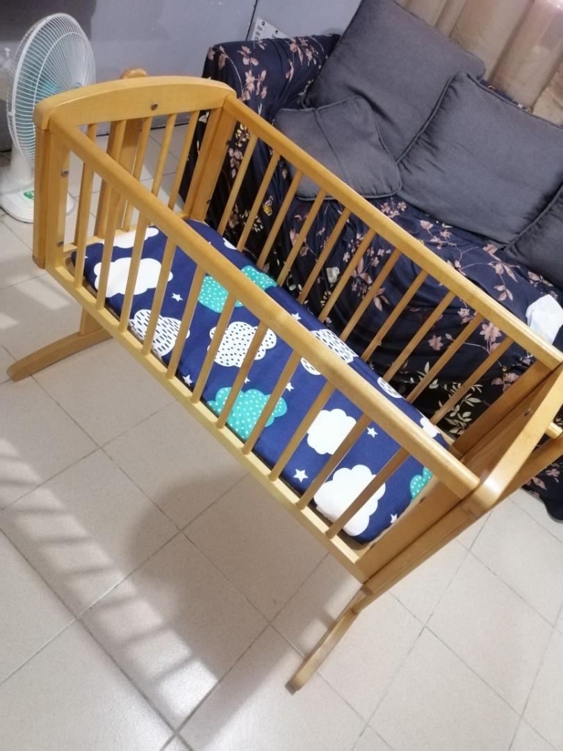 Mothercare rocking/steady crib, Babies & Kids, Baby Nursery & Kids