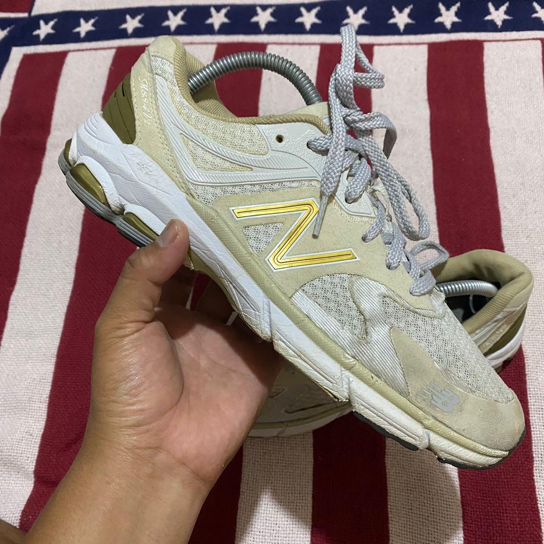 New Balance 884 v2 Shoes