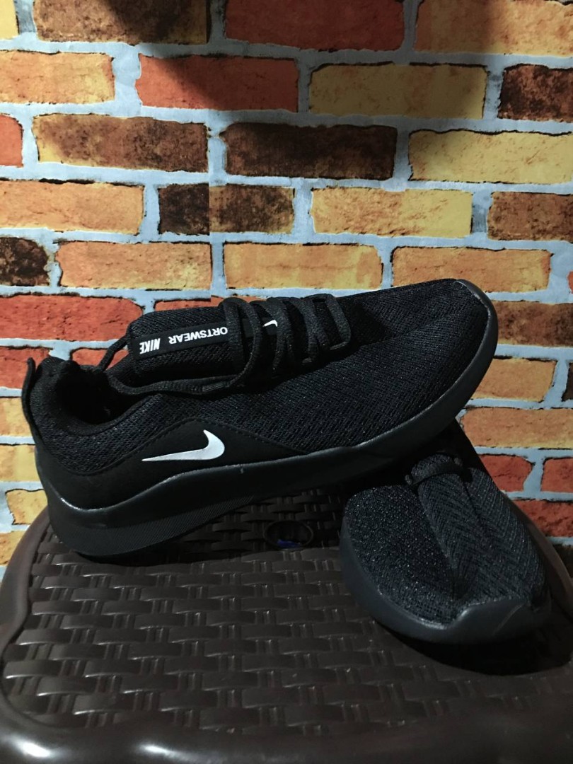 Nike lightweight running shoes, Men's Fashion, Footwear, Sneakers on