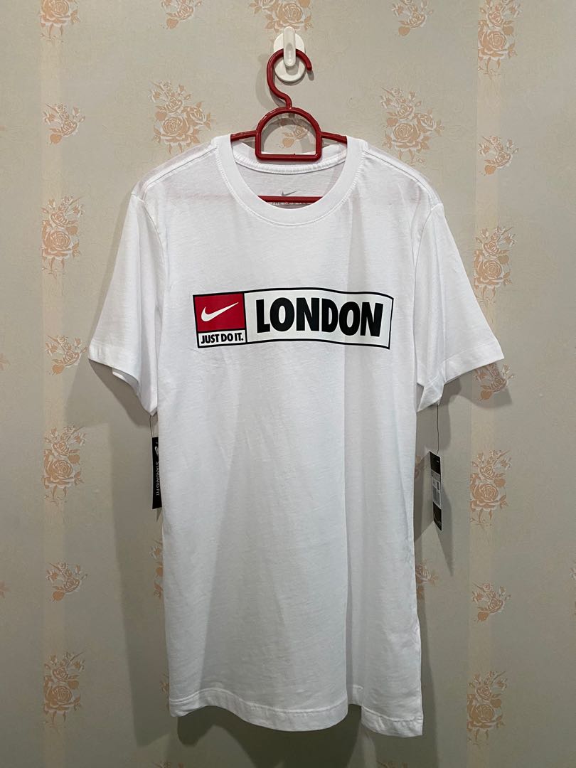 gevolgtrekking Niet doen Dokter Nike London Tee, Men's Fashion, Tops & Sets, Tshirts & Polo Shirts on  Carousell