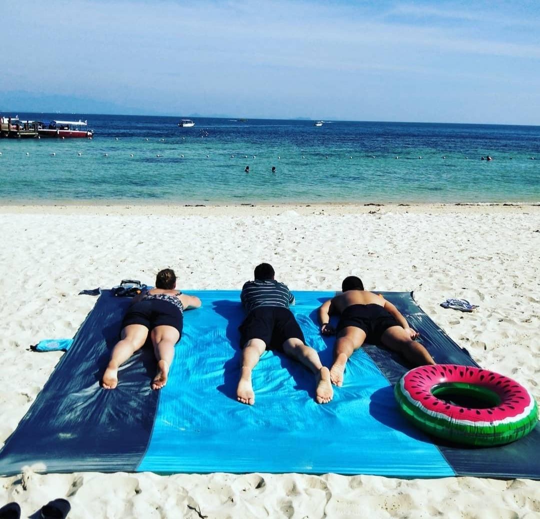 Extra large family Beach mat picnic mat free postage Sports