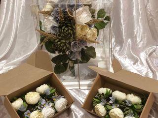 Paper flower bridal bouquet