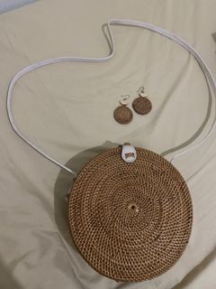 (Category: ) located in . Submitted by declutterrosieeee (Listing ID 1156090691, Image 1). Description: .
