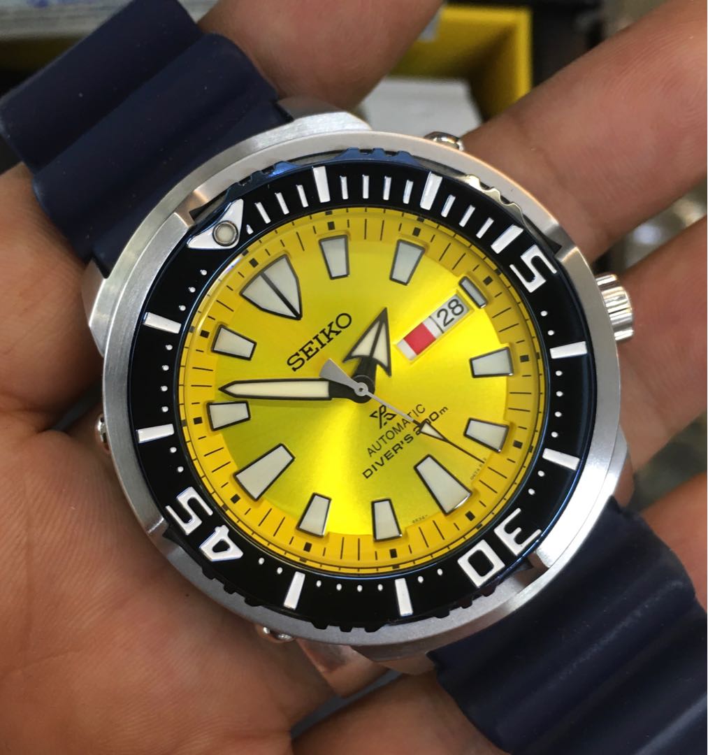 Seiko yellow butterflyfish limited edition Men s Fashion Watches