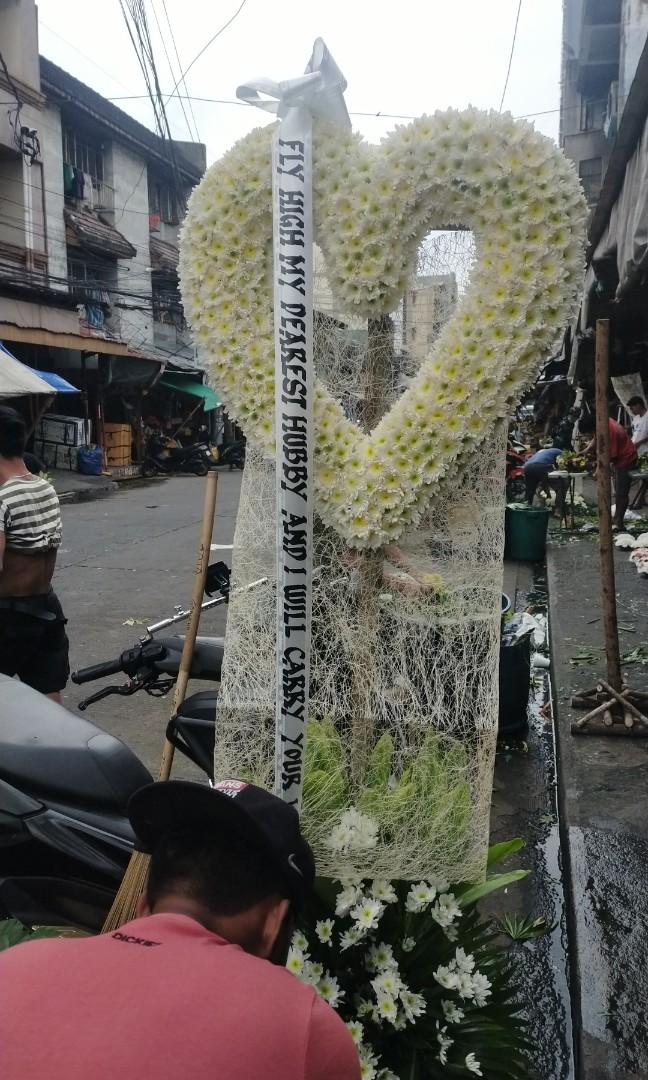 toto' affordable flower arrangement burial sympathy and funeral flowers, Furniture & Home