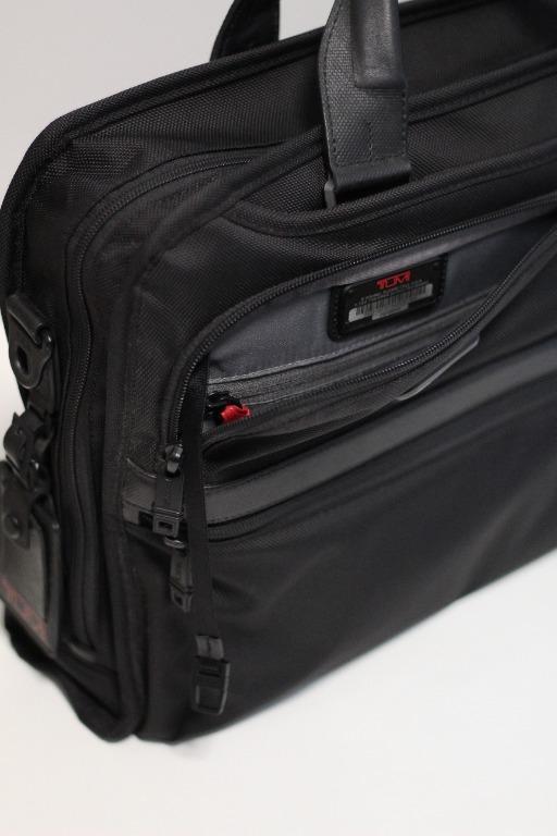 Tumi 26108D2 Alpha 2 Organizer Portfolio Brief / 17" laptop bag / 15