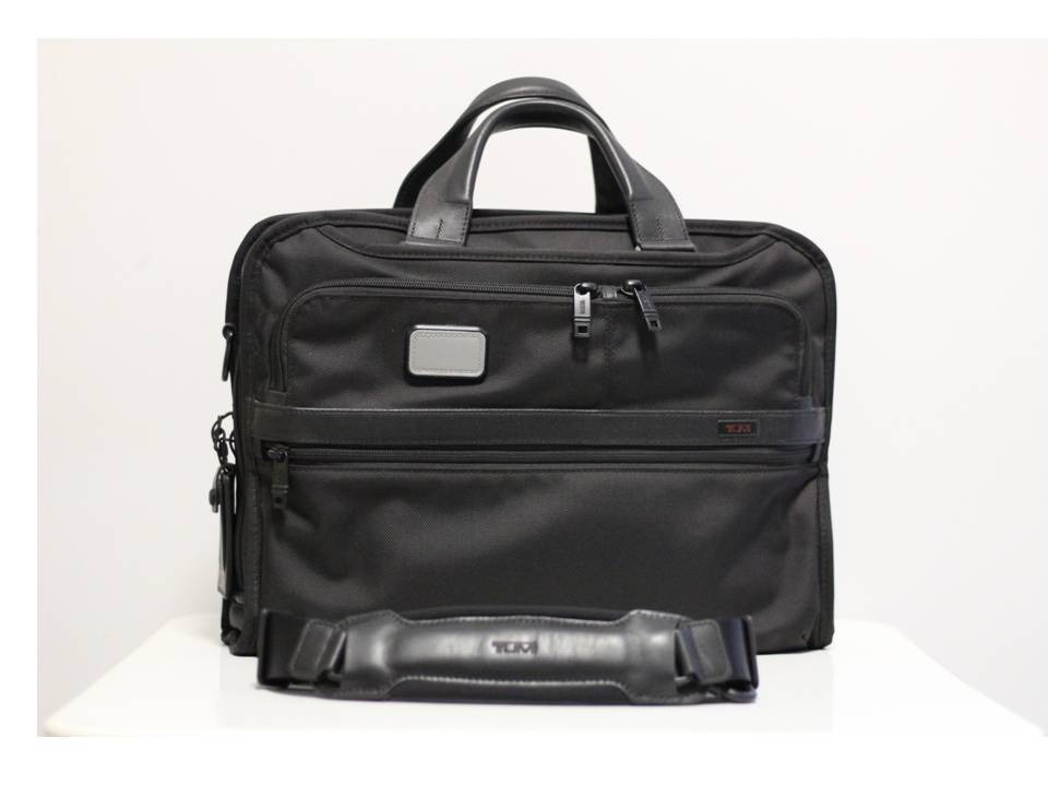 Tumi 26108D2 Alpha 2 Organizer Portfolio Brief / 17" laptop bag / 15