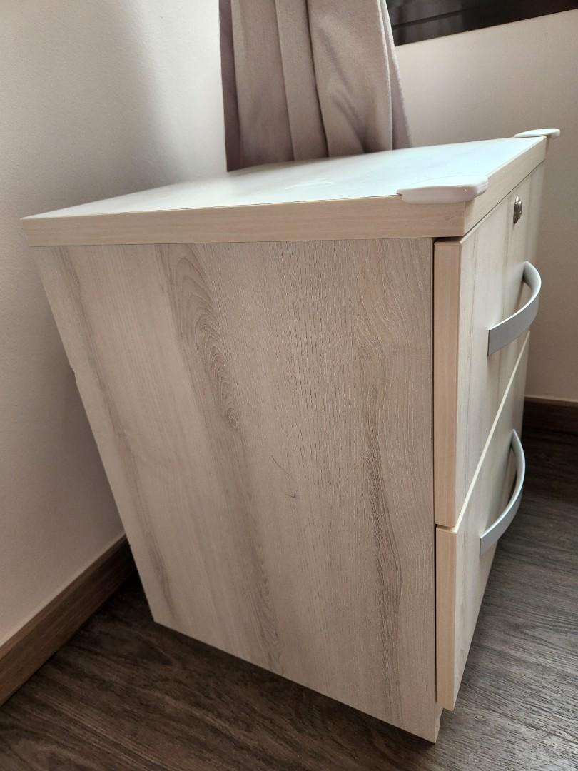 Vhive cheap bedside table