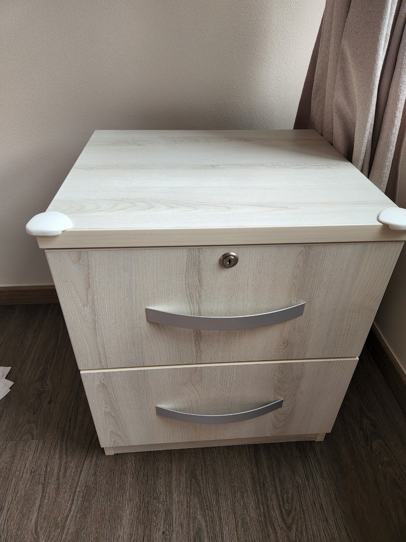 Vhive cheap bedside table