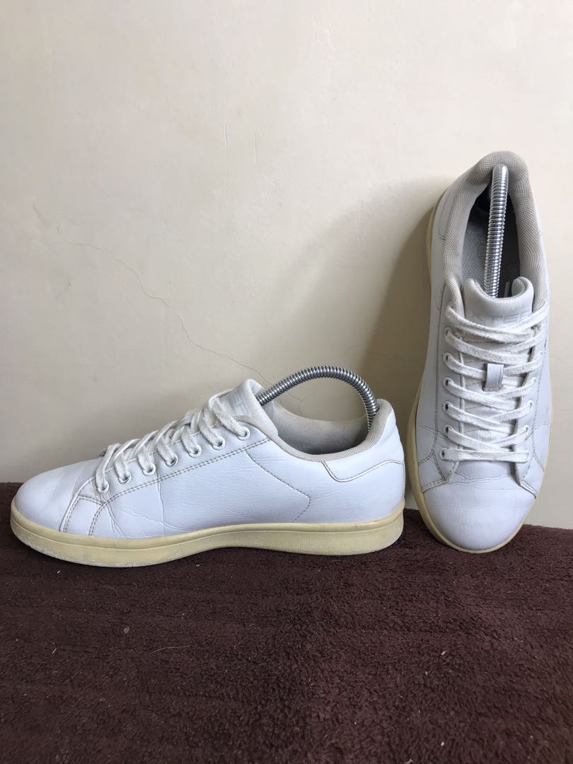 Xtep hotsell shoes white