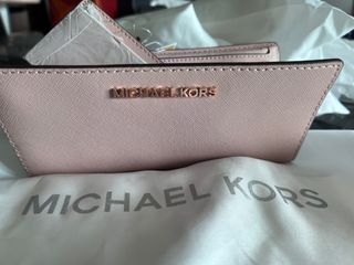 (Category: ) located in . Submitted by WhenasCloset (Listing ID 1152610538, Image 1). Description: .