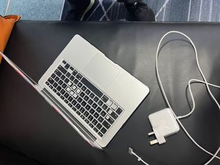 Apple Mac Book Air448878777876490240