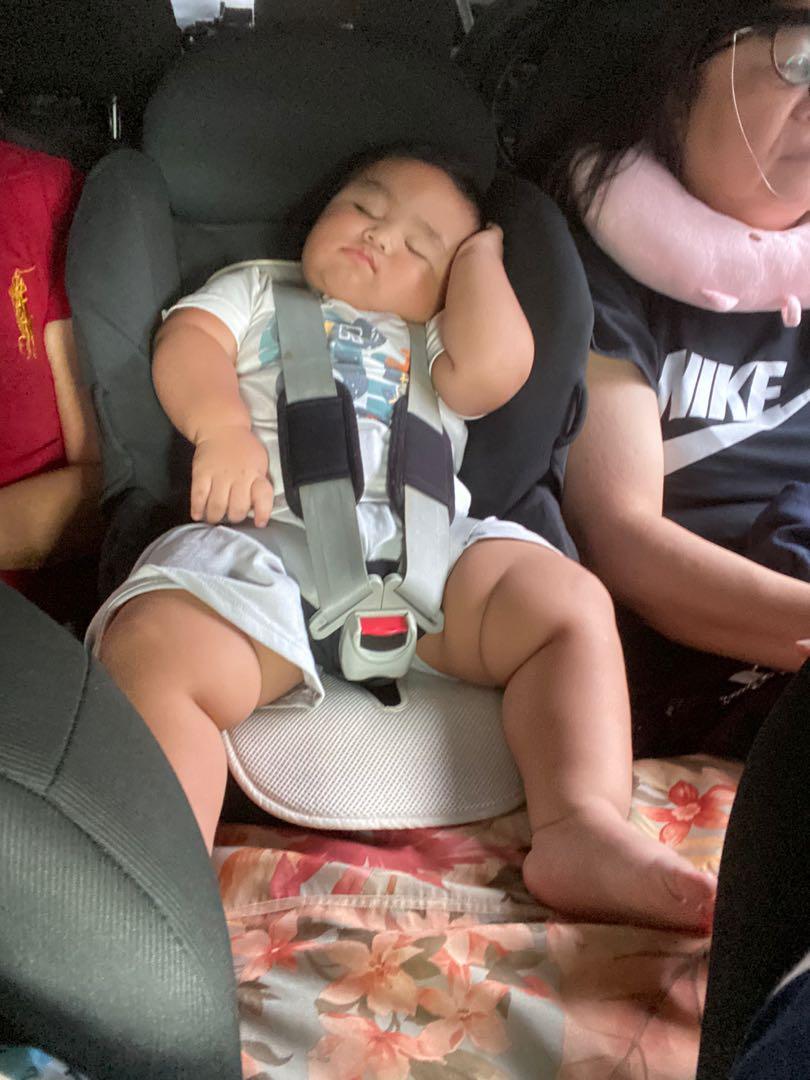 Aprica Car Seat (Category: Car Seats) located in Quezon City. Submitted by courageandi (Listing ID 1152693833, Image 2). Description: Second hand Aprica car seat but still with good body foam/cushions. Makapal pa, not beaten so baby will stay comfortable even during long rides Never been involved in an accident Bought from Japan surplus - language/texts are Japanese Please see youtube videos for instruction on installation. As is only. .