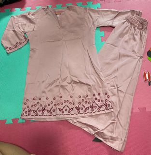 (Category: ) located in . Submitted by adorablelalaa (Listing ID 1152605095, Image 1). Description: .