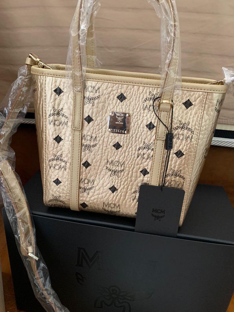 Mcm best sale mini toni