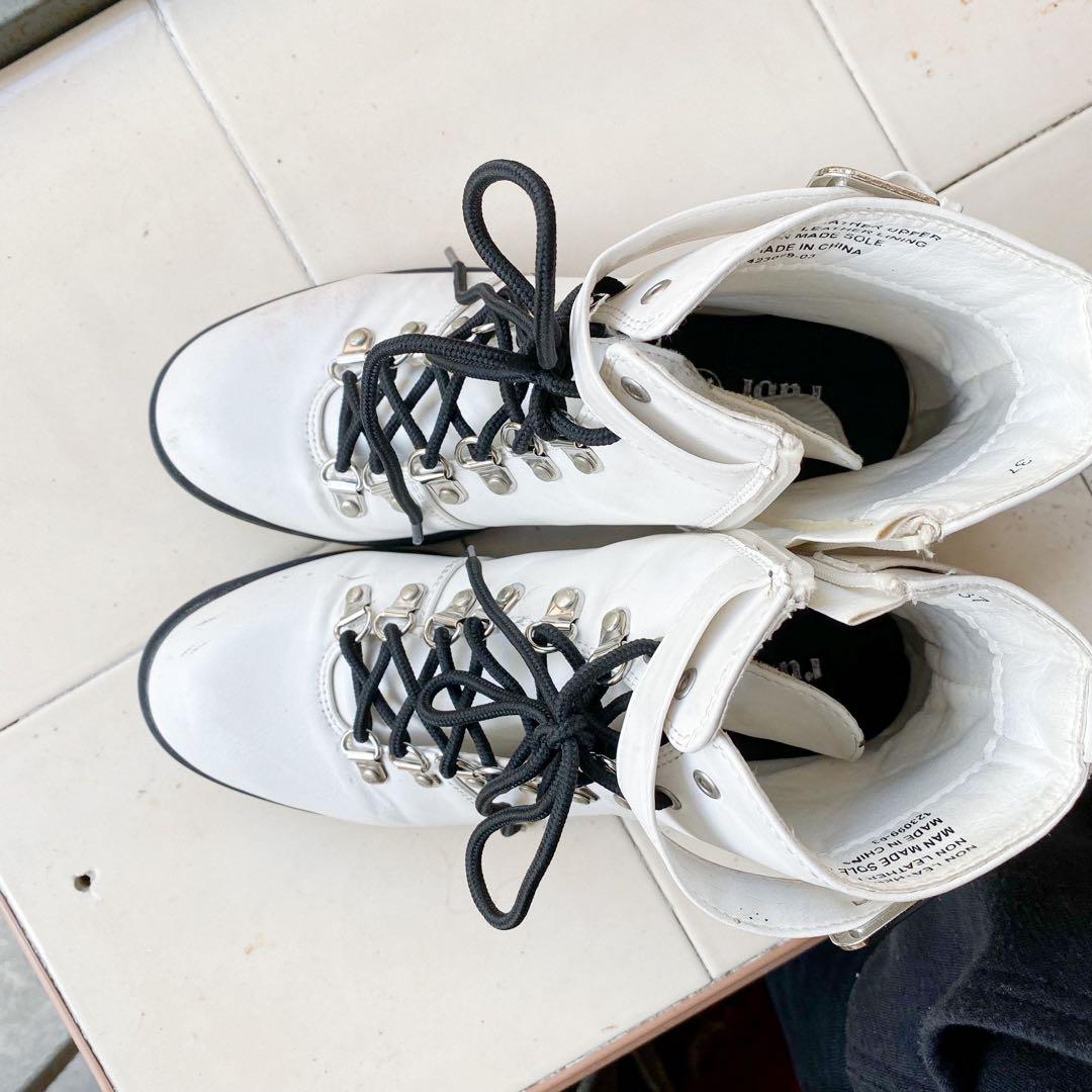 Cotton on discount white boots